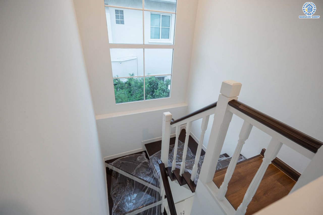 บ้านมือสองตกแต่งใหม่ โครงการ ชลลดา วัดลาดปลาดุก คุณภาพระดับ L&H บนเนื้อที่ 51.3 ตร.ว. ฟังก์ชัน 3 ห้องนอน 2 ห้องน้ำ 1 ที่จอดรถ บนทำเลศักยภาพ เชื่อมต่อหลายเส้นทาง ใกล้รถไฟฟ้าสายสีม่วง "สถานีคลองบางไผ่" และเซ็นทรัลเวสท์เกต...